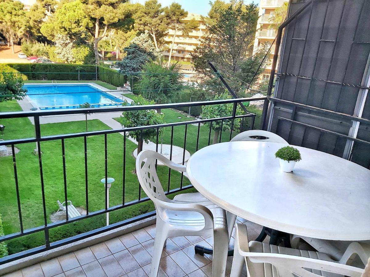 Apartamentos Casanostra Салоу Екстериор снимка