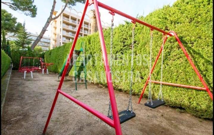 Apartamentos Casanostra Салоу Екстериор снимка