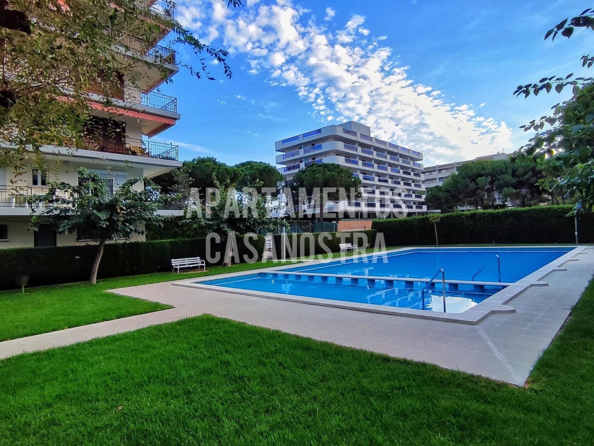 Apartamentos Casanostra Салоу Екстериор снимка